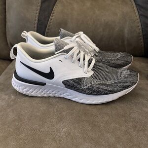 Nike Black and White odyssey react mens Athletic Sneakers